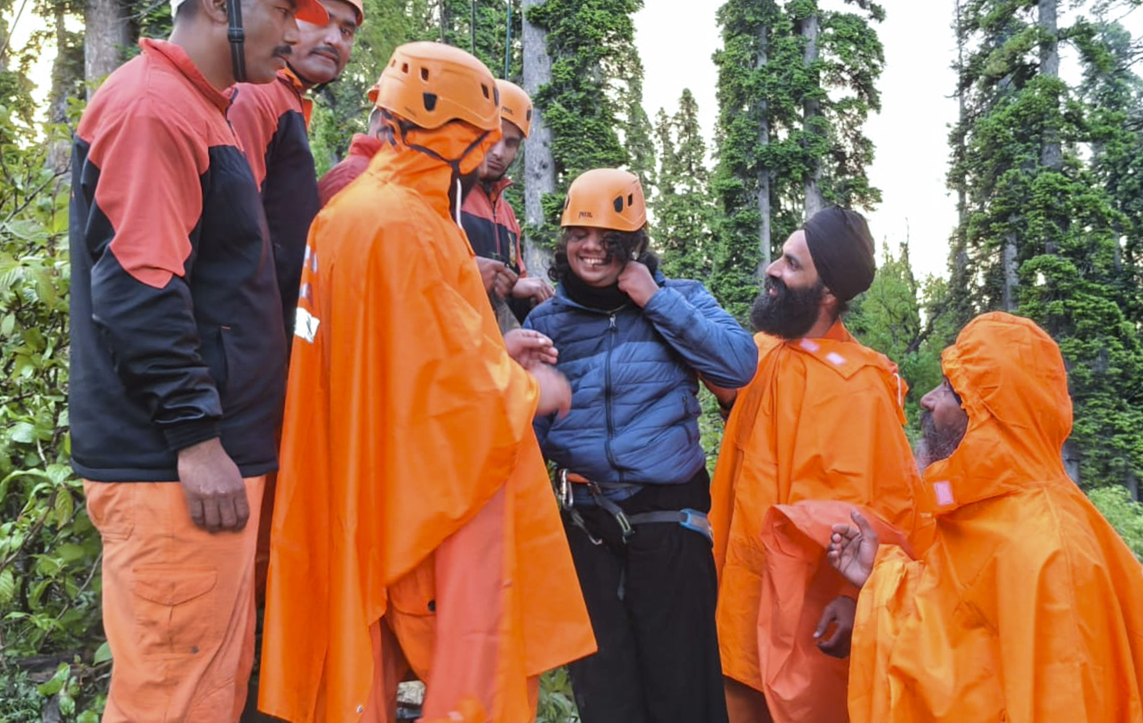 Over 300 tourists rescued in 7-hr operation after Gulmarg Gondola malfunctions